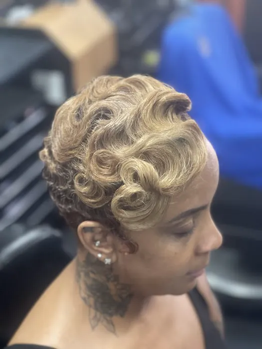Hairricane Maya Picture 2
