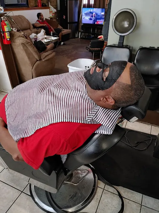 Afro Cutz Unisex Salon Picture 10