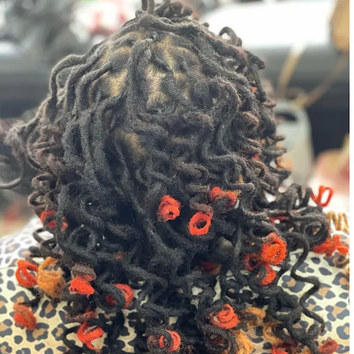 FLOWERS UNISEX SALON Picture 9