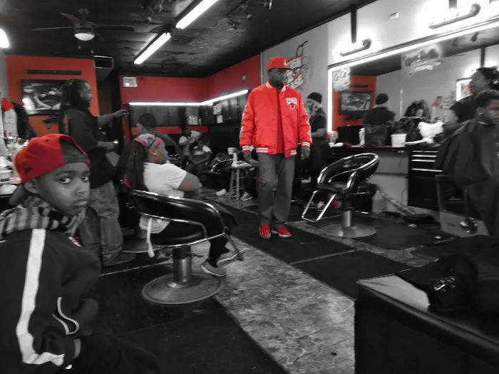 GO GETTAZ BARBER AND BEAUTY SALON Picture 2