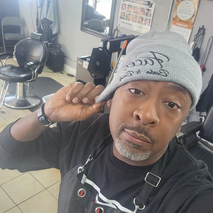 FACES Inc. Barber & Beauty Picture 4