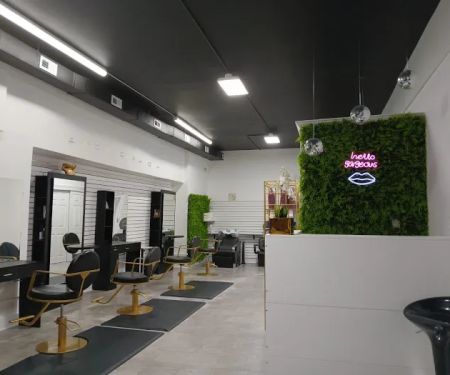 Chic Beauty Bar