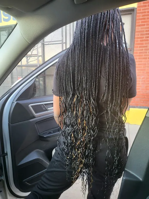 SISTER'S AFRICAN HAIR BRAIDING AND WEAVING Picture 9