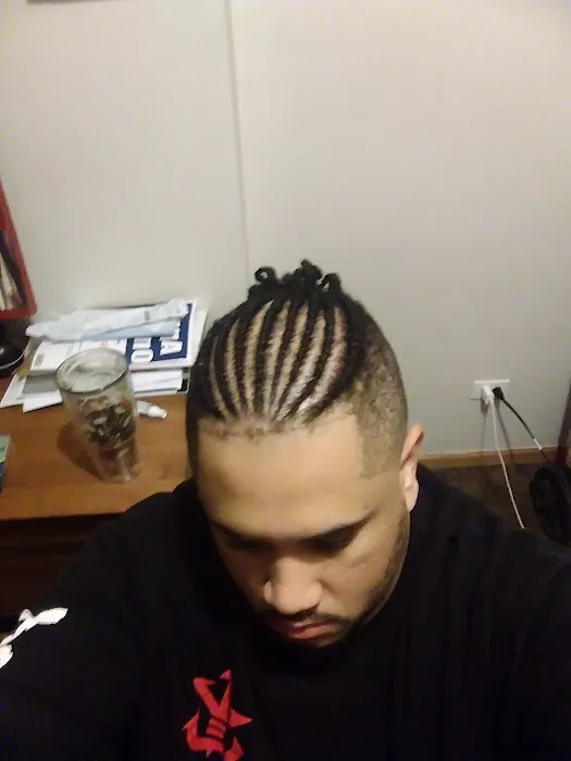 SISTER'S AFRICAN HAIR BRAIDING AND WEAVING Picture 1