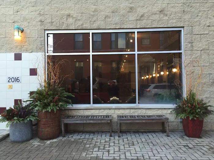appt-only salon Picture 6