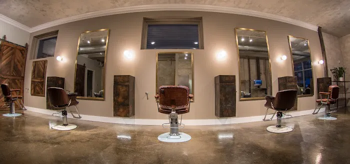 appt-only salon Picture 8