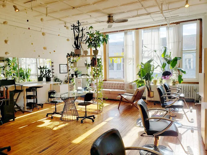Sytsy Salon Loft Picture 1
