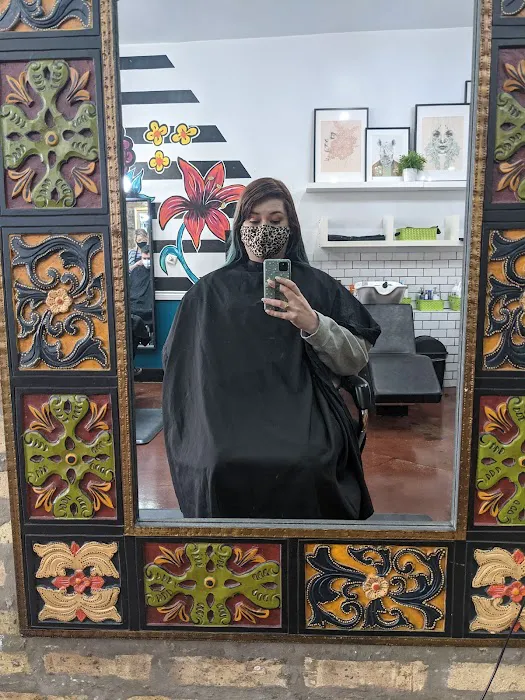 Doll Heads Salon Picture 9