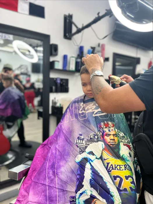 Unique Style Barber shop Picture 4