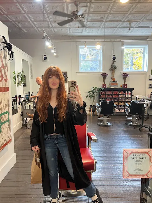 Smith & Davis Salon Picture 4