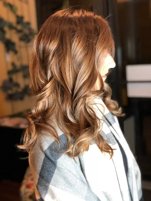 Danielle’s Hair Studio Picture 3