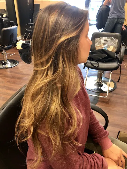 Danielle’s Hair Studio Picture 8