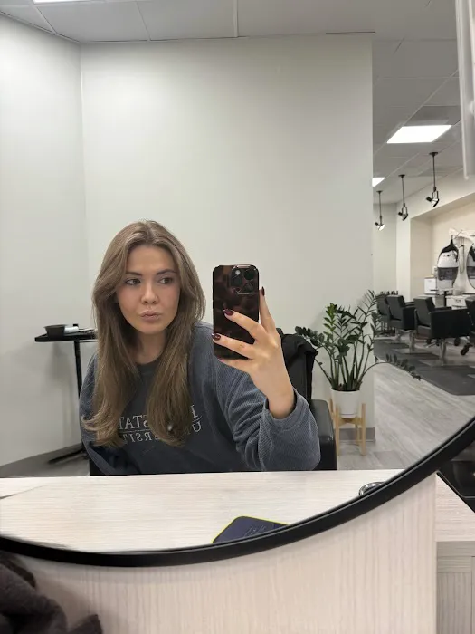 Reflektion Salon Picture 10