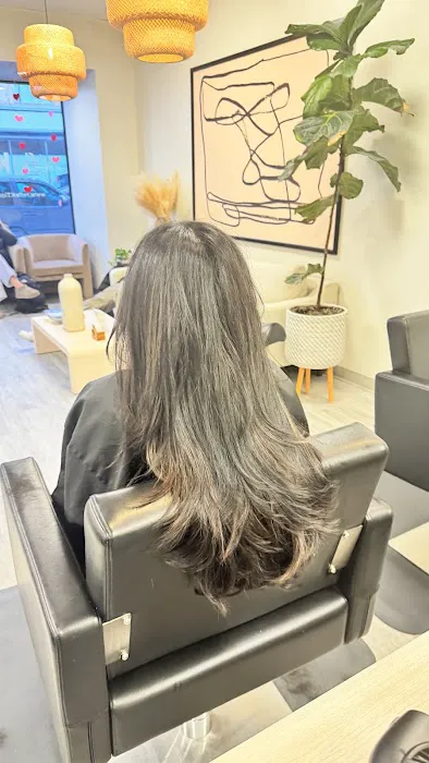 Reflektion Salon Picture 9