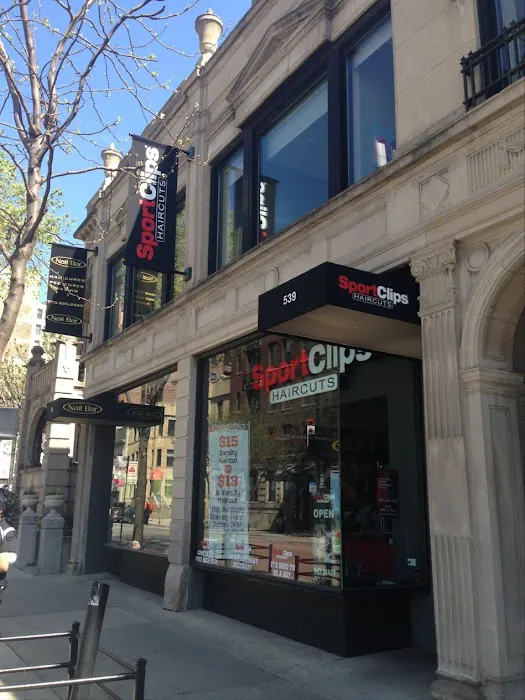 Sport Clips Haircuts of Chicago - Diversey Picture 3