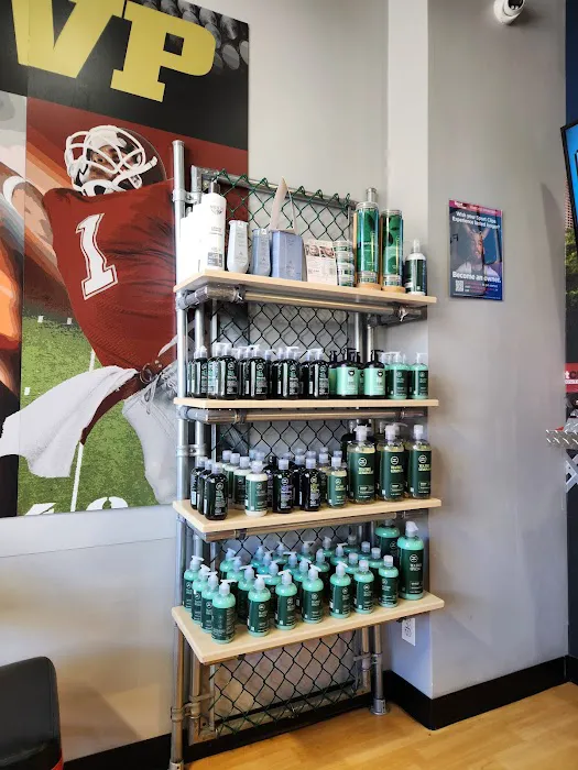 Sport Clips Haircuts of Chicago - Diversey Picture 9