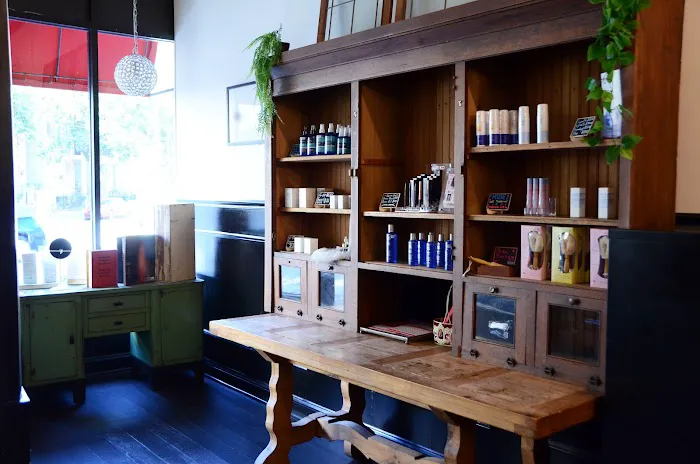 Trim Salon Picture 5