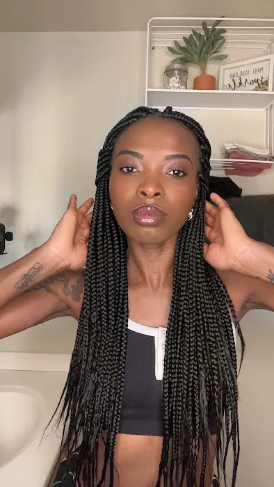 QUEEN IVY'S HAIR BRAIDING SALON LLC Picture 2