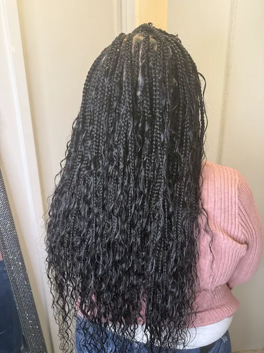 QUEEN IVY'S HAIR BRAIDING SALON LLC Picture 10