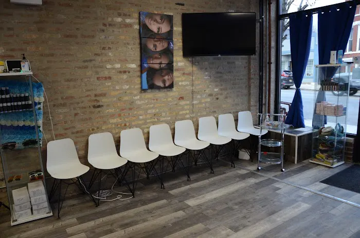 HAUS OF CB BEAUTY BAR Picture 6