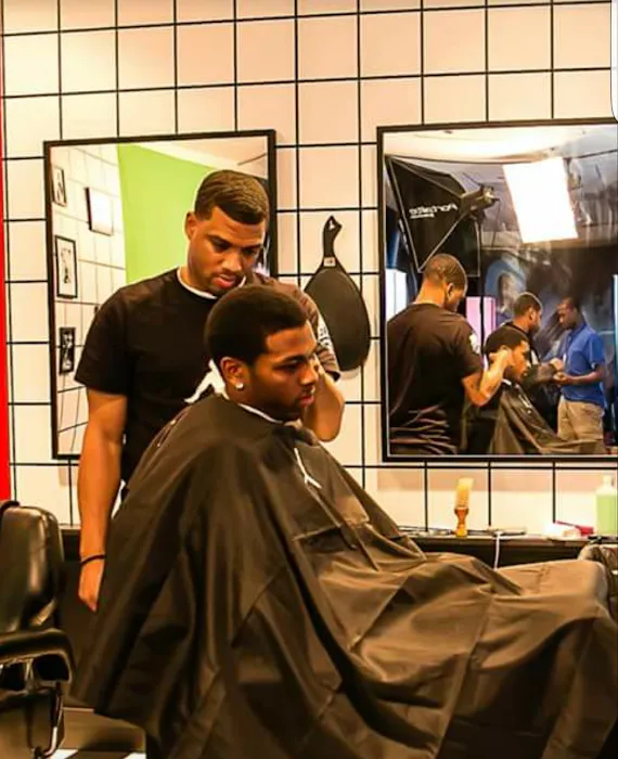 Clippers Inc Barber Shop Picture 10