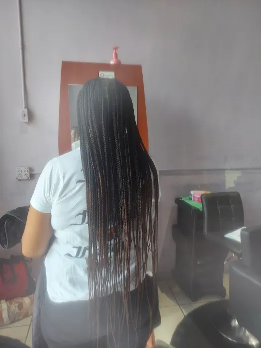 African Queen Braids & Beauty Picture 6