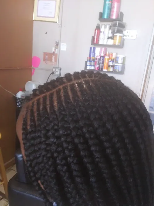African Queen Braids & Beauty Picture 10