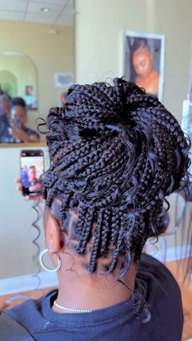 Empress Beauty Braids Picture 7