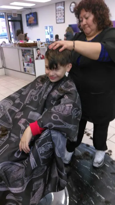 Fabby's Unisex & Barber Shop Picture 7