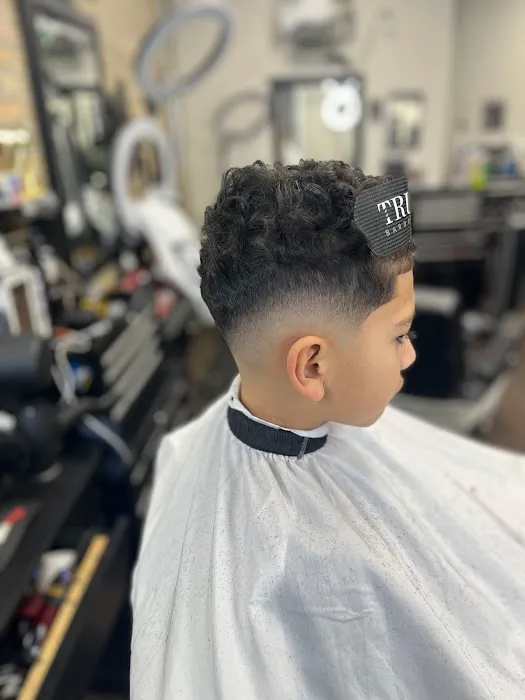 Chicago's Finest Barber Shop Picture 9