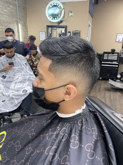 Chicago's Finest Barber Shop Picture 10