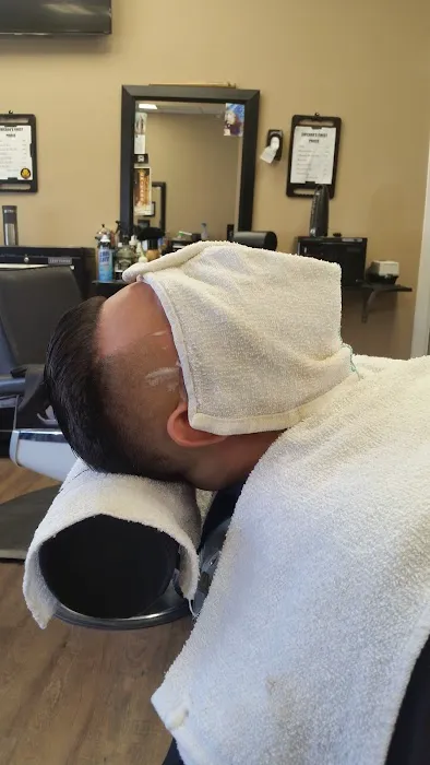 Chicago's Finest Barber Shop Picture 3