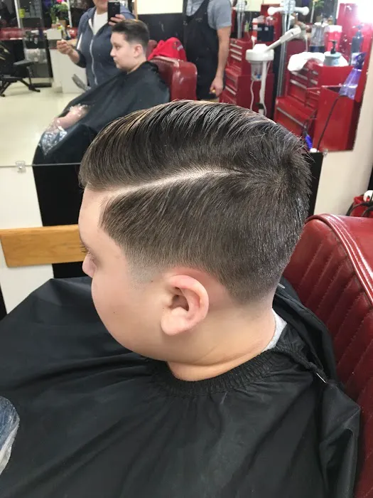 1017 Barber Lounge Picture 10
