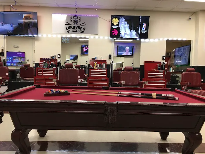 1017 Barber Lounge Picture 3
