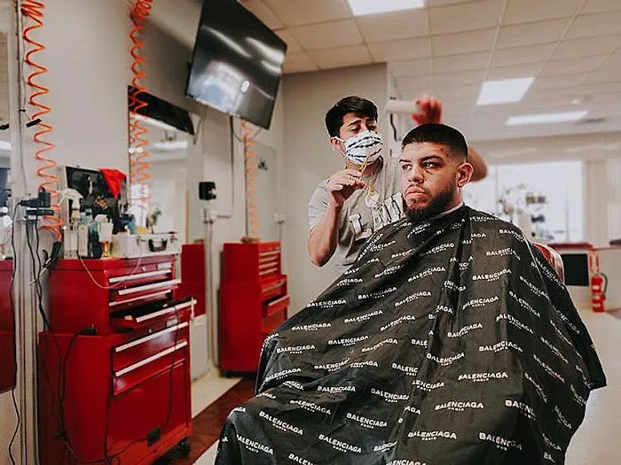1017 Barber Lounge Picture 4