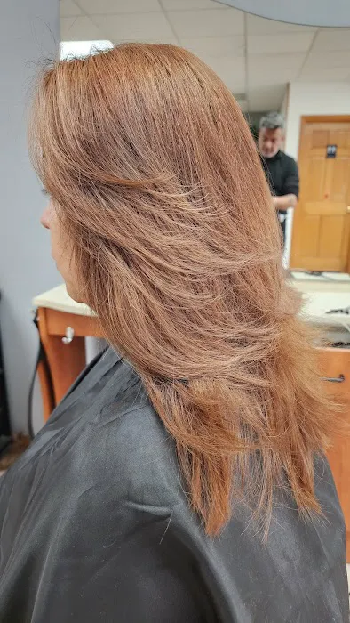 Merlin's Hair Salon Picture 1