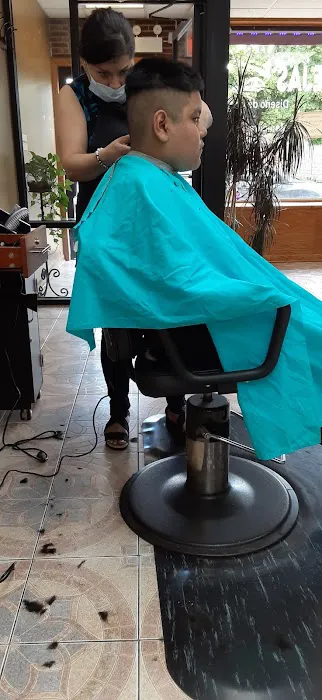 Merlin's Hair Salon Picture 3