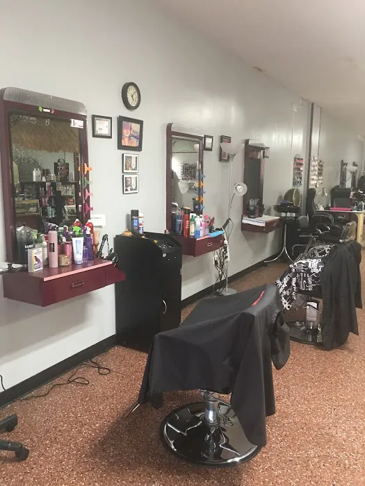 Acapulco Clippers Hair Studio Picture 2