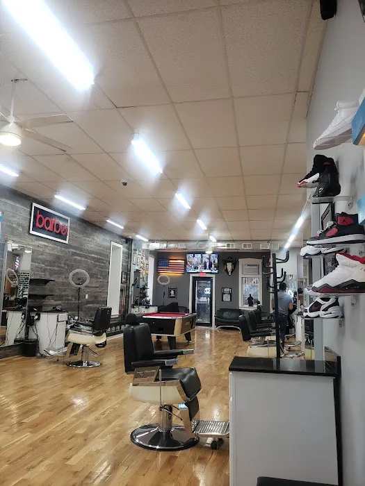 Logan Square Barbershop Picture 5