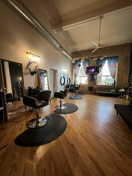 Yina & Rommel Hair Salon Picture 5
