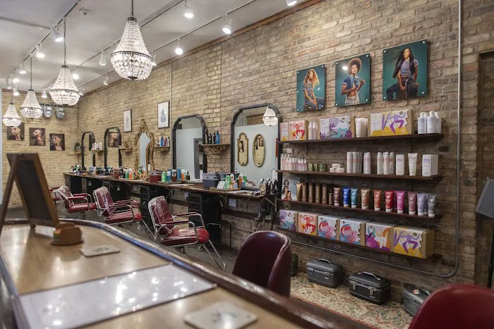 Logan Parlor Picture 3