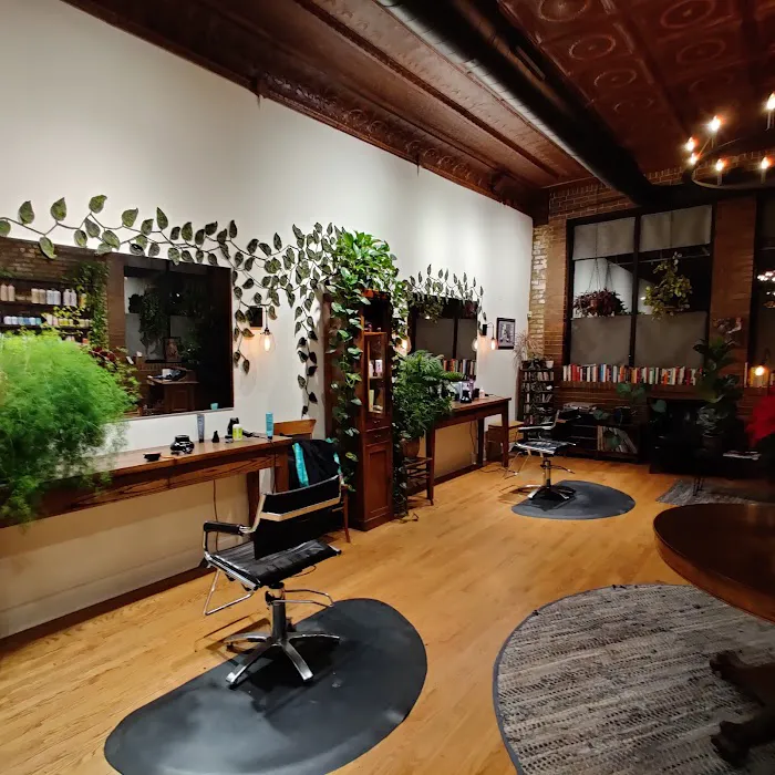 Broken Roller Hair Shop Picture 6