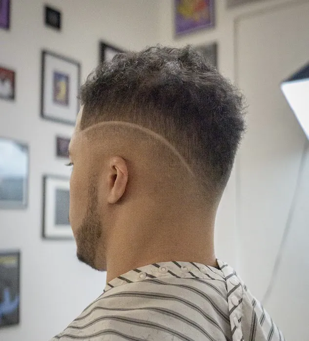 Artsy Barber | Chicago Barbershop + Art Gallery Picture 6