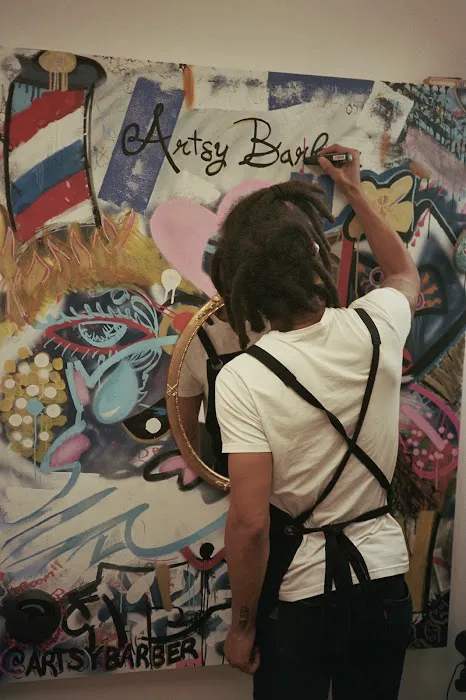 Artsy Barber | Chicago Barbershop + Art Gallery Picture 10