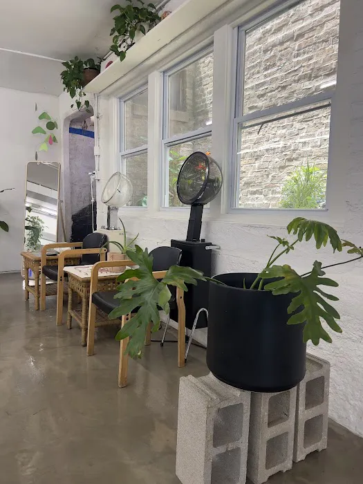 REM Salon Picture 2