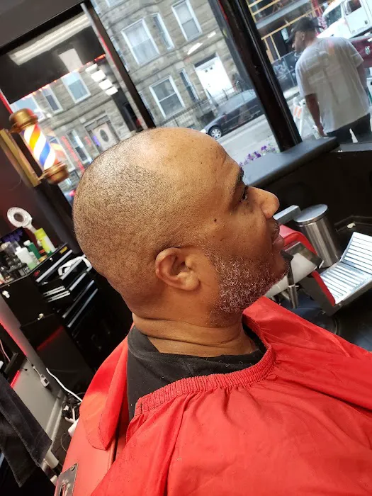 Chicago's Best Barbershop in Logan Square Picture 2
