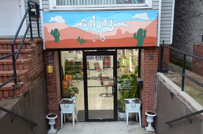 Salvage Grooming Lounge Picture 5