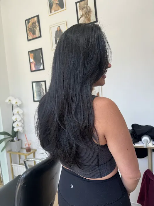 Val's hair Studio Picture 4