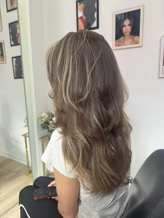 Val's hair Studio Picture 7