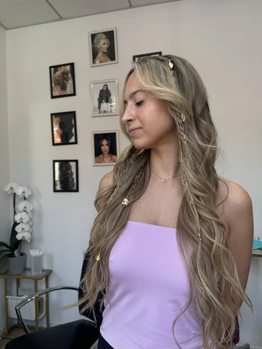 Val's hair Studio Picture 5